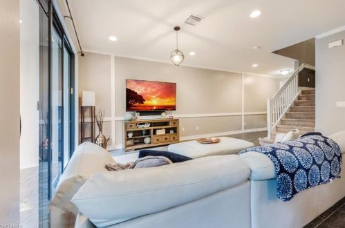 7887 Bristol Cir, Naples FL  34120 exterior