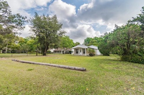 17823 Hanna Rd, Lutz, FL 33549-5866