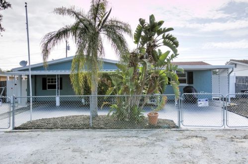 2546 Limewood Dr, Tarpon Springs, FL 34690-3825