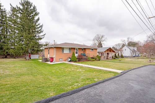 1025 Chestnut St, Latrobe, PA 15650-2105