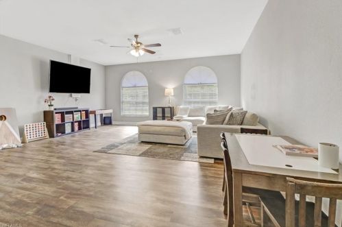 95 12th Ave, Naples FL  34120-3353 exterior