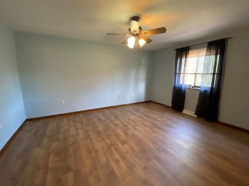 40 Freedom Dr, Bridgeville PA  15017-1421 exterior