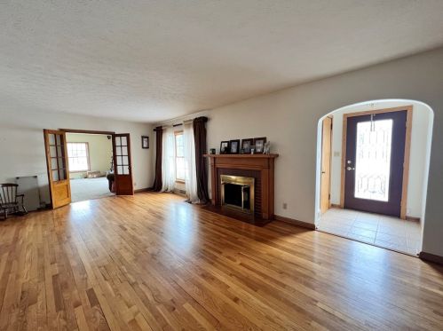 2045 Eastbrook Rd, New Castle, PA 16101-2719