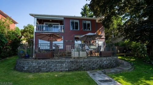 16 Maple Pkwy, Sparta NJ  07871-2011 exterior