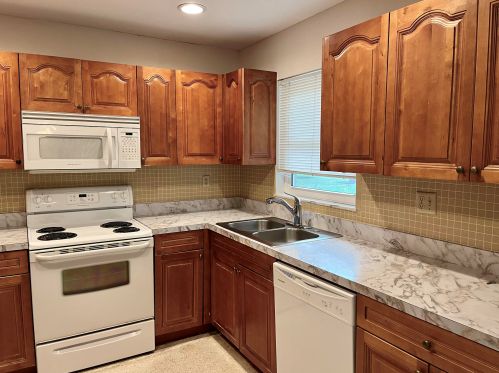 1621 Frances Ave, Fort Pierce, FL 34949-3560