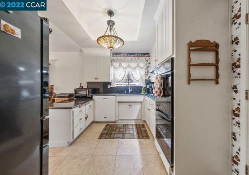 975 Kilkenny Way, Pinole CA  94564-2717 exterior