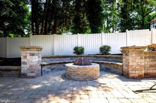 801 Thomas Ave, Riverton NJ  08077-1030 exterior