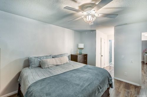 24605 Trevino Dr, Santa Clarita CA  91355-2816 exterior