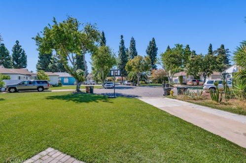 216 Russell Ave, Fullerton CA  92833-2437 exterior