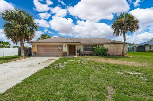 865 Geneva St, Lehigh Acres, FL 33974-7133