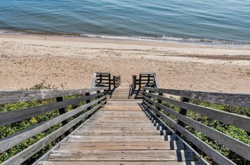 36 Brant Rock Rd, Mashpee MA 02649-4761 exterior