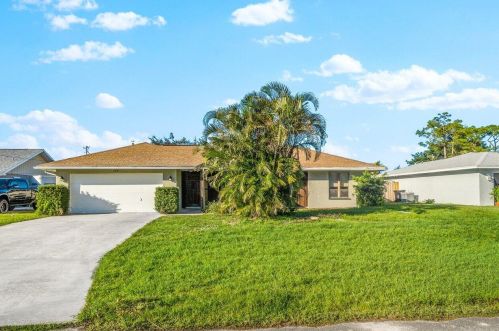 749 Norcross Ave, Fort Pierce, FL 34983-2747