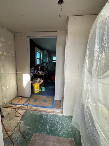 935 Nautilus Isle, Dania Beach FL  33004-2356 exterior