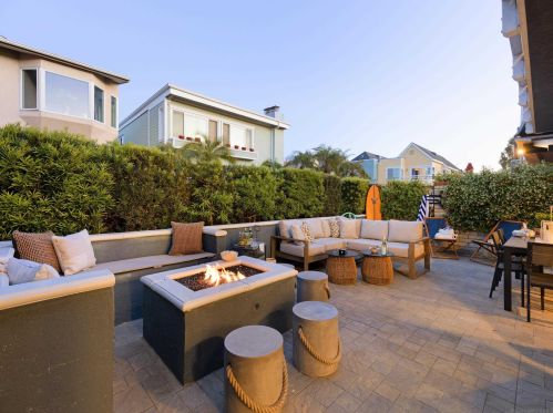 824 Anacapa Ct, San Diego CA  92109-8203 exterior