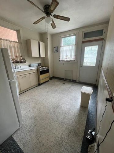 1931 Broadway Ave, Pittsburgh PA  15216-3170 exterior