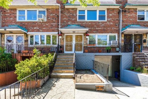 8212 101st Ave, Jamaica, NY 11416-2009