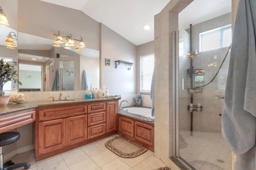750 Joshua Dr, Hollister CA  95023-5671 exterior