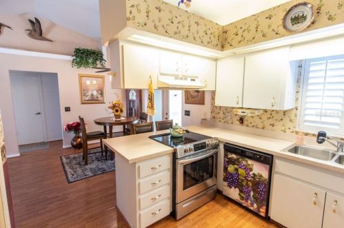 8023 Kaitlin Cir, Lakeland FL 33810-5147 exterior