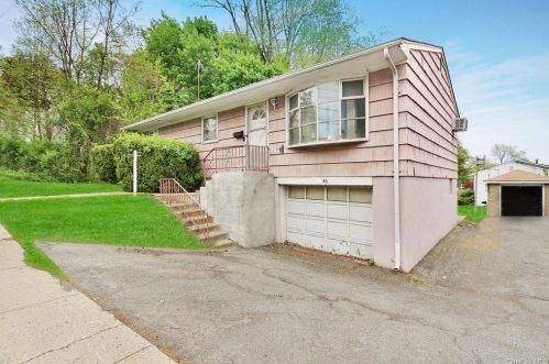 46 Ramapo Rd, Garnerville, NY 10923-1726