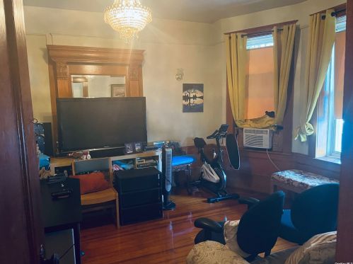 3325 Decatur Ave, Bronx, NY 10467-3401