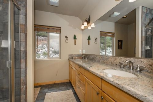 14290 Ski Slope Way, Truckee CA  96161-7009 exterior