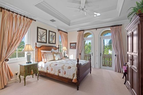314 Chilean Ave, Palm Beach FL  33480-4697 exterior