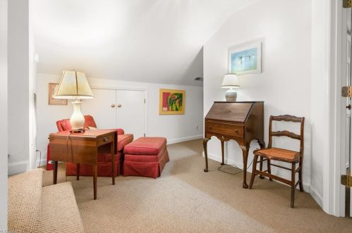 606 Elmwood Dr, Greensboro NC  27408-5005 exterior