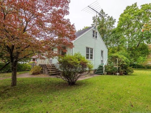 12 Linda Dr, Bridgeport, CT 06606-1315