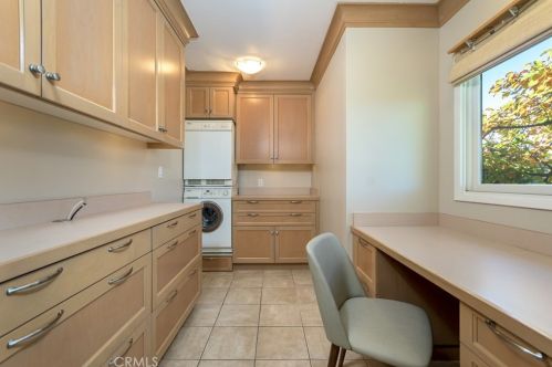 2755 Valle Vista Dr, Glendale CA  91206-4720 exterior