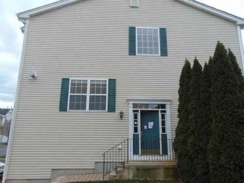 801 Lexington Blvd, Bethel CT  06801-1336 exterior