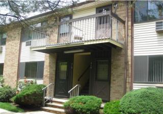 519 Cricket Ln, Woodbridge, NJ 07095-1536