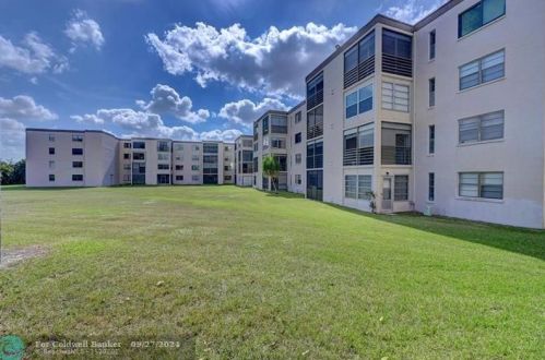 9300 8th St, Boca Raton, FL 33428-6838