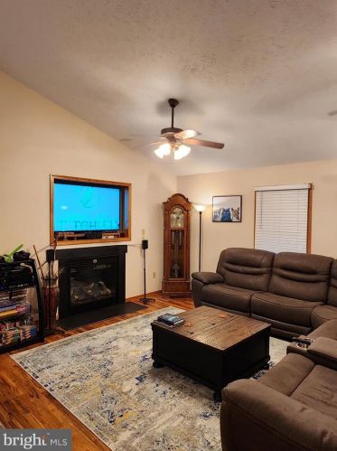 8736 Kentucky Springs Rd, Mineral VA  23117-4684 exterior