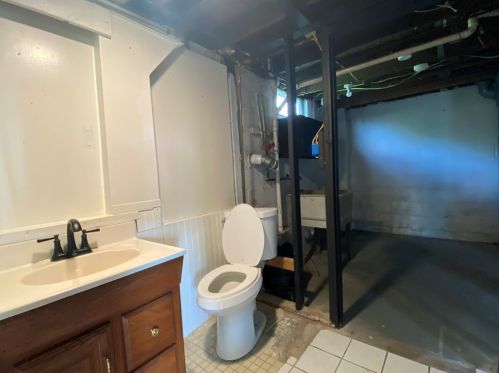 17 Virginia Dr, Mckeesport PA  15133-1005 exterior