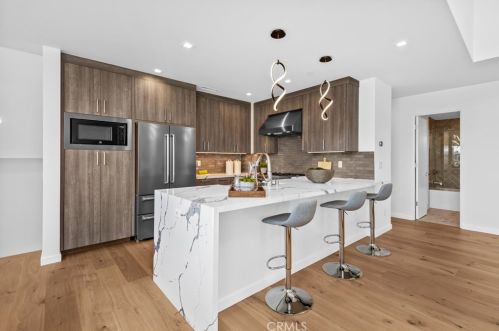 1423 15th St, Manhattan Beach CA  90266-4070 exterior