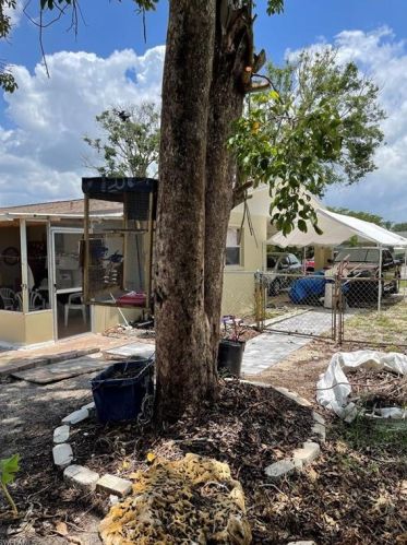 1506 Medford Pl, Lehigh Acres, FL 33936-5942