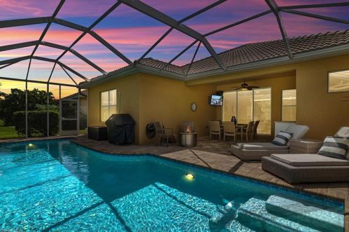 14487 Manchester Dr, Naples FL  34114-8630 exterior