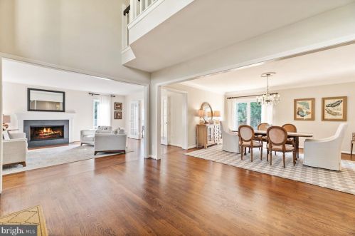 9106 Meadowcreek Ln, Lorton VA  22079-3238 exterior