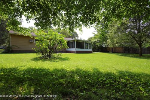 93 Poricy Ln, Tinton Falls NJ  07701-5312 exterior