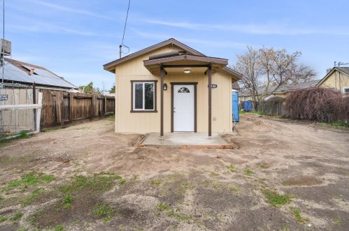 7104 Center St, Winton CA  95388-9394 exterior