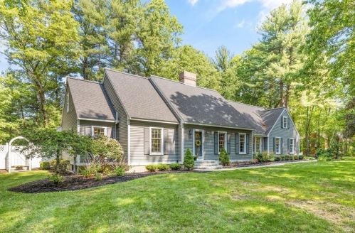 18 Pearl Rd, Boxford, MA 01921-1203