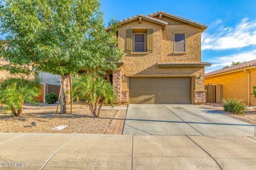 833 Del Rio St, Chandler, AZ 85225-8156