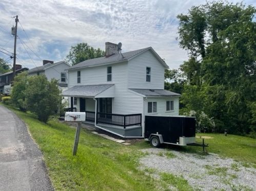 430 Blue Jay Dr, Canonsburg PA  15317-5638 exterior