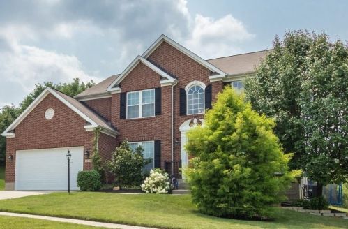 5197 Miami Hills Dr, Milford, OH 45150-5815