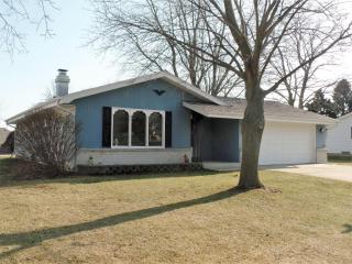 171 Maple St, Grafton, WI 53024-2320
