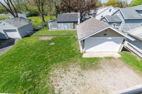 1739 Elmwood Ave, Oshkosh WI  54901-2739 exterior