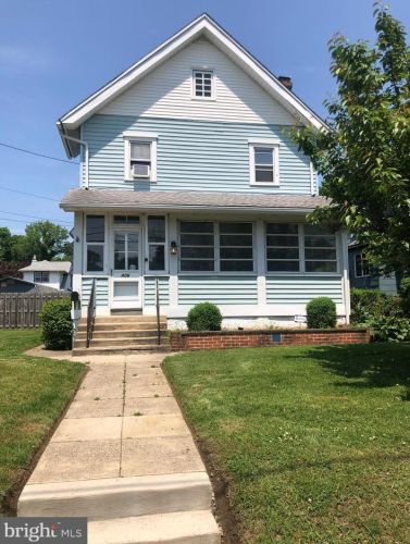 406 Elmwood Ave, Manor, PA 19036-2327