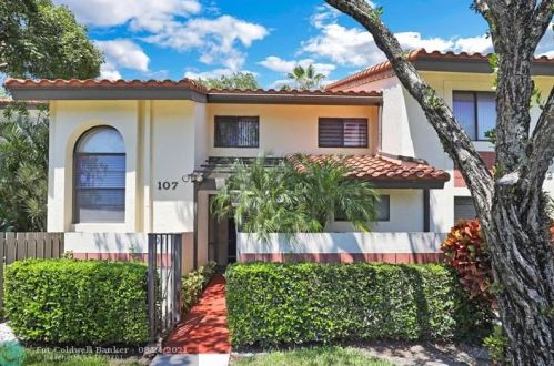 10215 Circle Lake Dr, Boynton Beach, FL 33437-3400