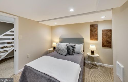 4216 46th St, Washington DC 20016-2472 exterior