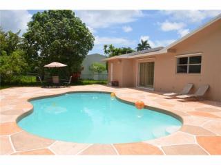 469 112th St, Miami, FL 33161-7159